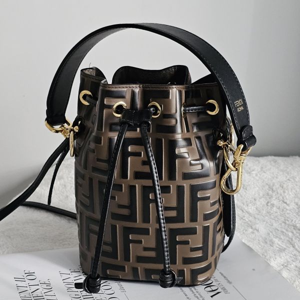 Fendi 老花小水桶 Fendi 芬迪精品包租借 出租,Fendi老花水桶包 Fendi飯盒 Fendi大法棍  租借價錢與款式整理,婚禮包包租借,拍照攝影道具精品包,商務派對名牌包 哪裡租