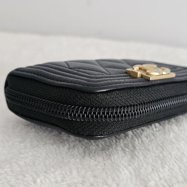 Chanel 黑金Boy零錢包 Chanel 香奈兒包包 小香Boy黑金零錢包 三折短夾 黑金雙c拉鍊卡包 長盒子黑金羊皮 化妝盒 vanity21 藍色荔枝 小香腰包 CF WOC、精品包、名牌包、精品包推薦、精品二手包、經典款