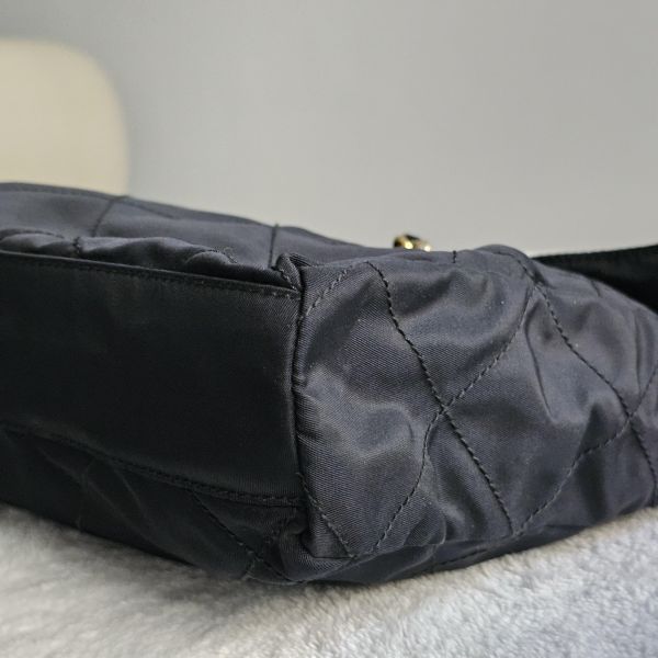 Prada 翻蓋降落傘包 Prada 精品包租借 出租,Prada尼龍手提包 翻蓋降落傘 Prada Hobo租借價錢與款式整理,穿著Prada的惡魔,婚禮包包租借,拍照攝影道具精品包,商務派對名牌包 哪裡租