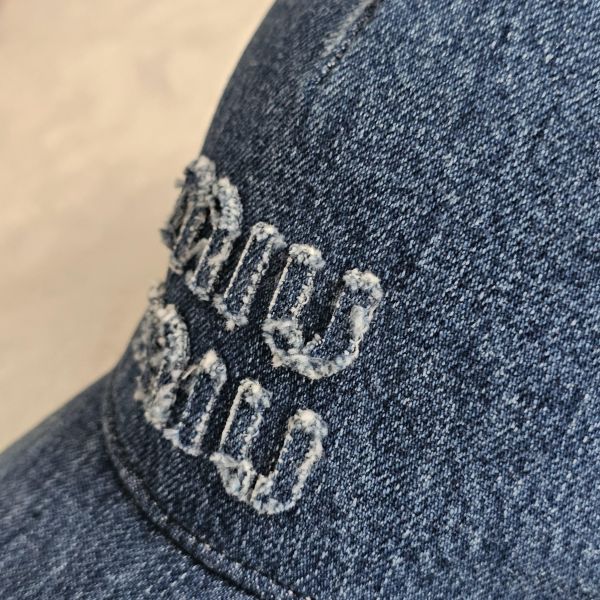 Miu Miu 牛仔棒球帽 全新閒置 Miu Miu精品 牛仔棒球帽  精品包、名牌包、精品包推薦、精品二手包、經典款