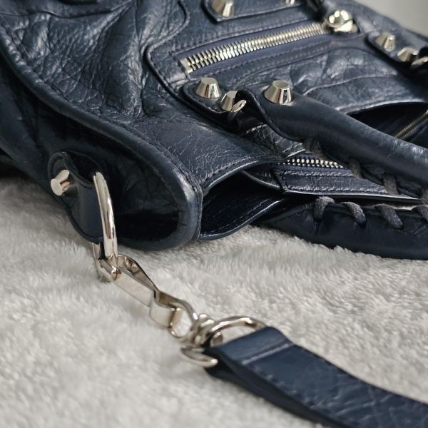 Balenciaga mini city 深藍銀扣 Balenciaga 巴黎世家精品包租借 出租,巴黎世家機車包租借價錢與款式整理,婚禮包包租借,拍照攝影道具精品包,商務派對名牌包 哪裡租