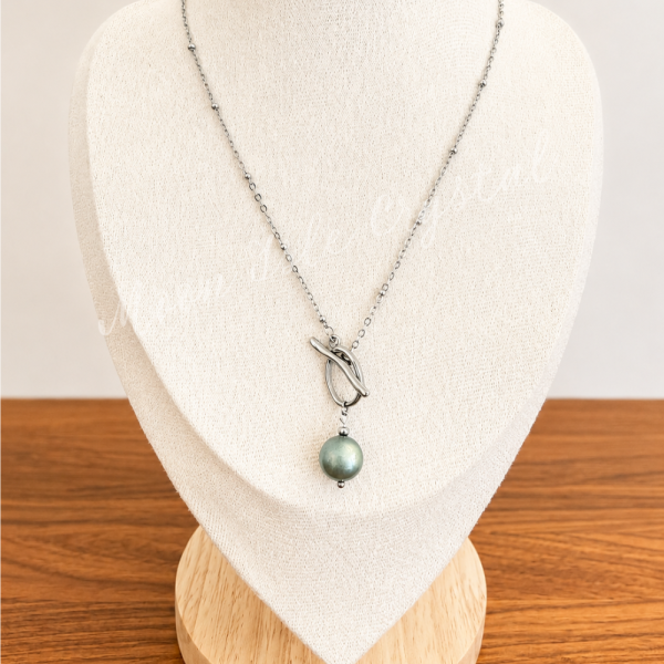 月影 · 天然灰月光(紫光) 灰月光項鍊、天然灰月光、Grey Moonstone Necklace、拉長石項鍊、天然水晶項鍊、女生水晶項鍊、簡約水晶項鍊、氣質項鍊、月光石飾品、Moon Isle Crystal、月嶼水晶