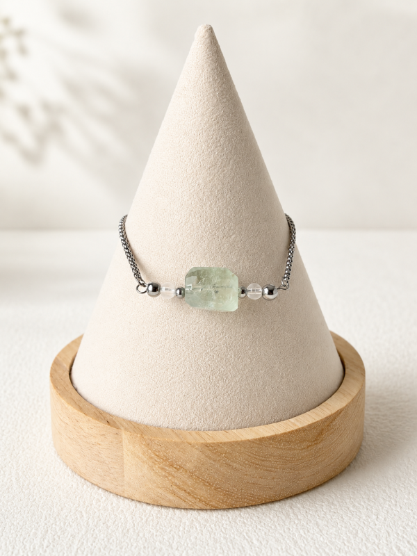 綠境 • Natural Green Quartz 天然水晶手鍊、高品質水晶手鍊、平價水晶手鍊、招財水晶、愛情水晶、能量手鍊、月光石手鍊、紫水晶手鍊、白水晶手鍊、黃水晶手鍊、天然礦石飾品、女生水晶手鍊、日常配戴水晶