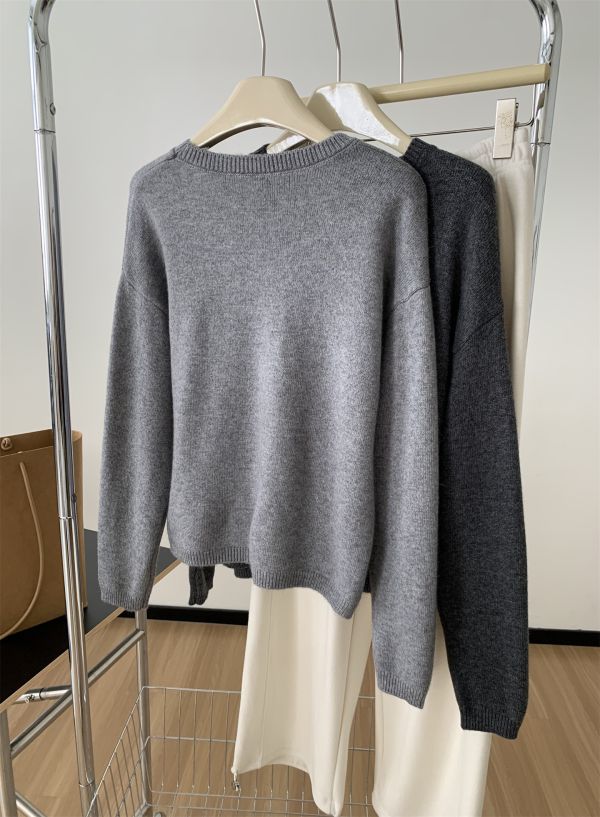 韓系字母刺繡鬆弛感圓領針織毛衣-2色 韓系字母刺繡鬆弛感圓領針織毛衣-2色