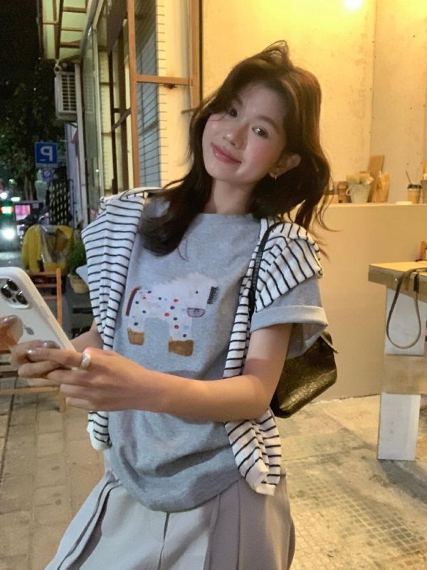 休閒小馬印花 少女感減齡T-3色 休閒小馬印花 少女感減齡T-3色