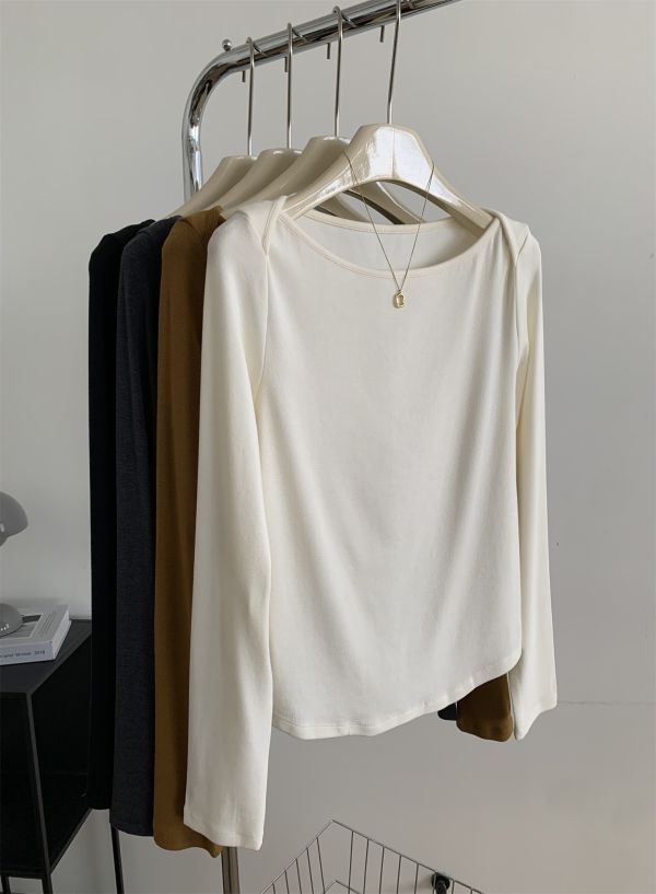 設計感一字肩柔軟慕斯絨露鎖骨百搭打底衫-4色 設計感一字肩柔軟慕斯絨露鎖骨百搭打底衫-4色