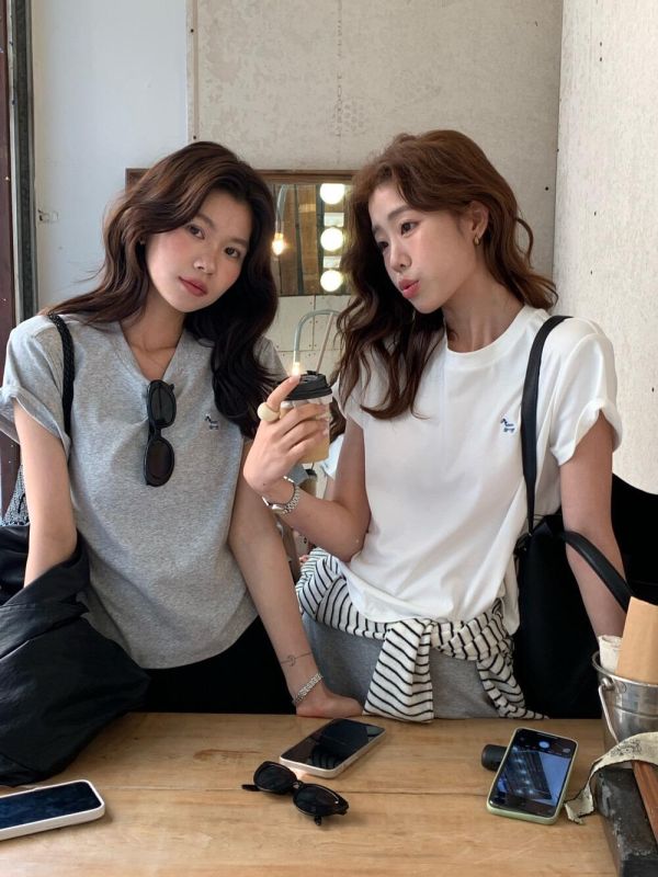 春夏純色小馬刺繡清新百搭T-5色 春夏純色小馬刺繡清新百搭T-5色