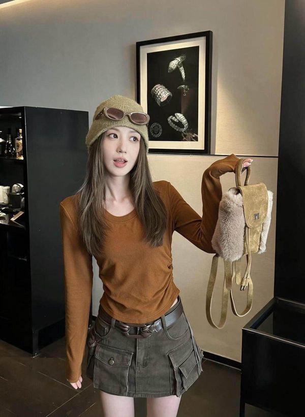 多色-簡約風褶皺設計修身U領打底衫 多色-簡約風褶皺設計修身U領打底衫