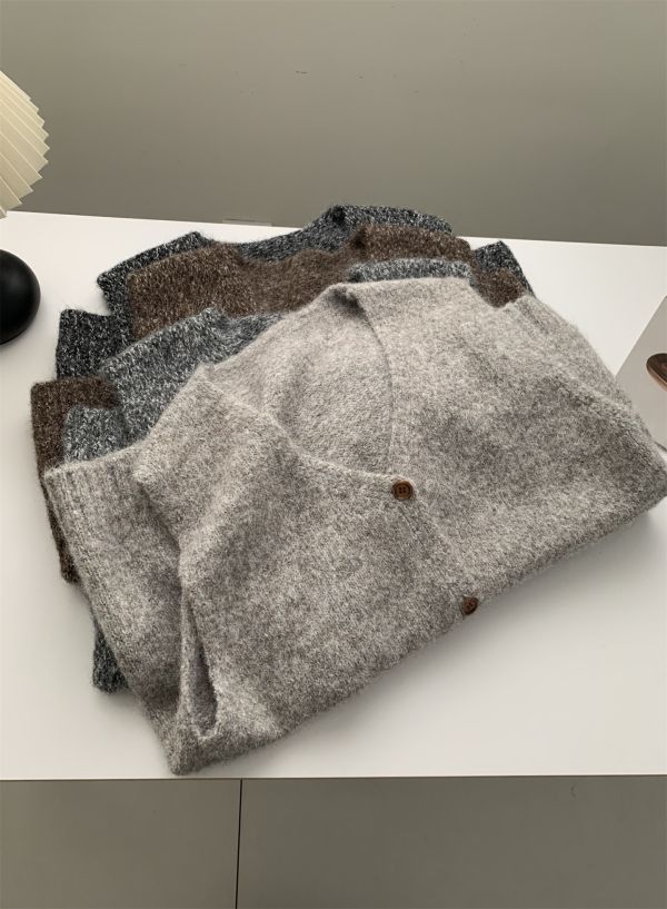 復古溫柔花紗V領柔軟針織背心-4色 復古溫柔花紗V領柔軟針織背心-4色