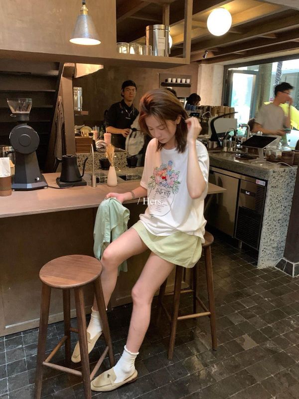 韓系花卉卡通印花寬鬆上衣 韓系花卉卡通印花寬鬆上衣