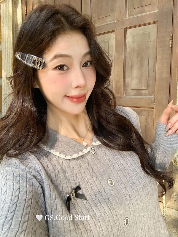 法式復古氣質麻花針織衫（配別針）-3色 法式復古氣質麻花針織衫（配別針）-3色