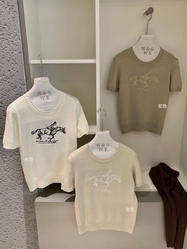 設計感騎馬刺繡百搭針織上衣-3色 設計感騎馬刺繡百搭針織上衣-3色