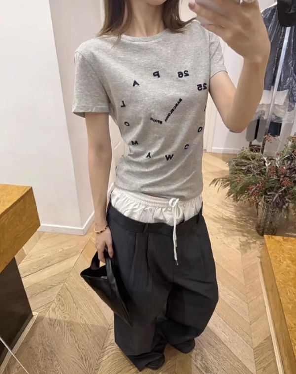 韓系字母數字鐘錶植絨修身T-2色 韓系字母數字鐘錶植絨修身T-2色