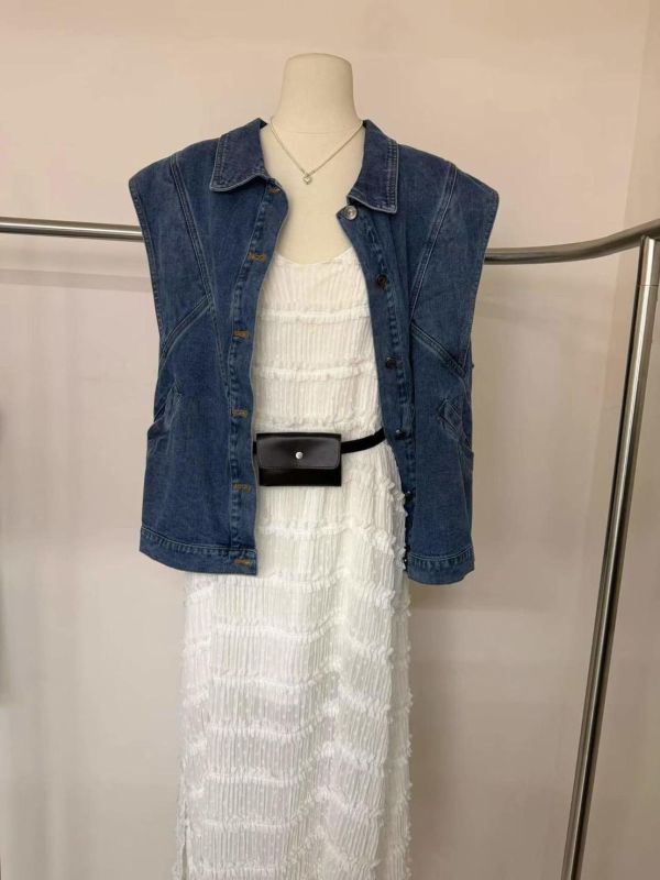 Korea 法式率性剪裁牛仔背心 Korea 法式率性剪裁牛仔背心