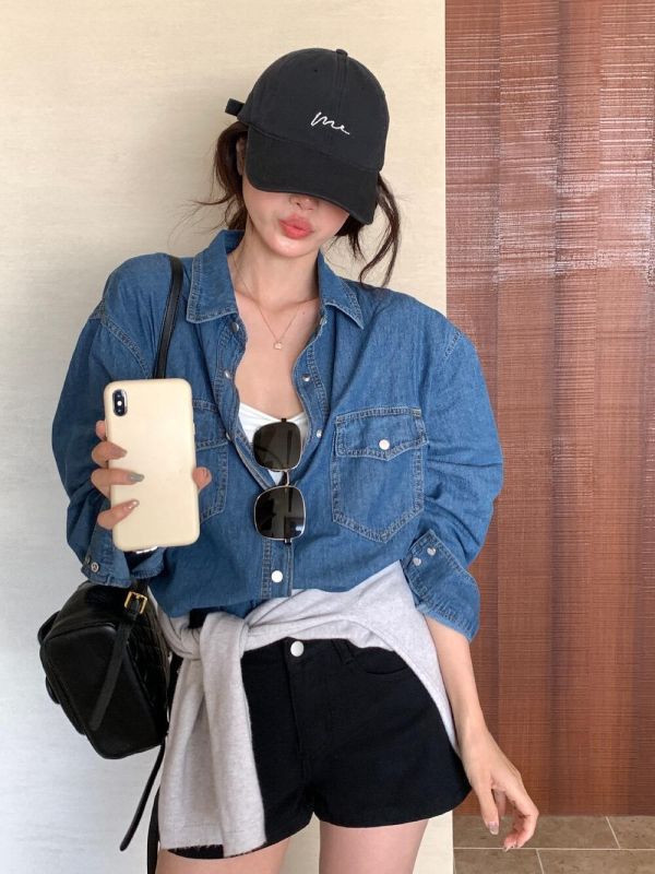 帥氣雙口袋寬鬆薄款牛仔襯衫上衣 帥氣雙口袋寬鬆薄款牛仔襯衫上衣