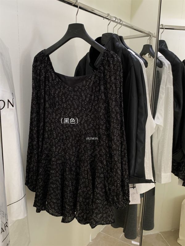 穿上巨好看 設計感碎花雪紡連身裙 穿上巨好看 設計感碎花雪紡連身裙