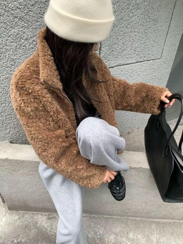 Korea 人氣毛毛保暖QQ外套-2色 Korea 人氣毛毛保暖QQ外套-2色