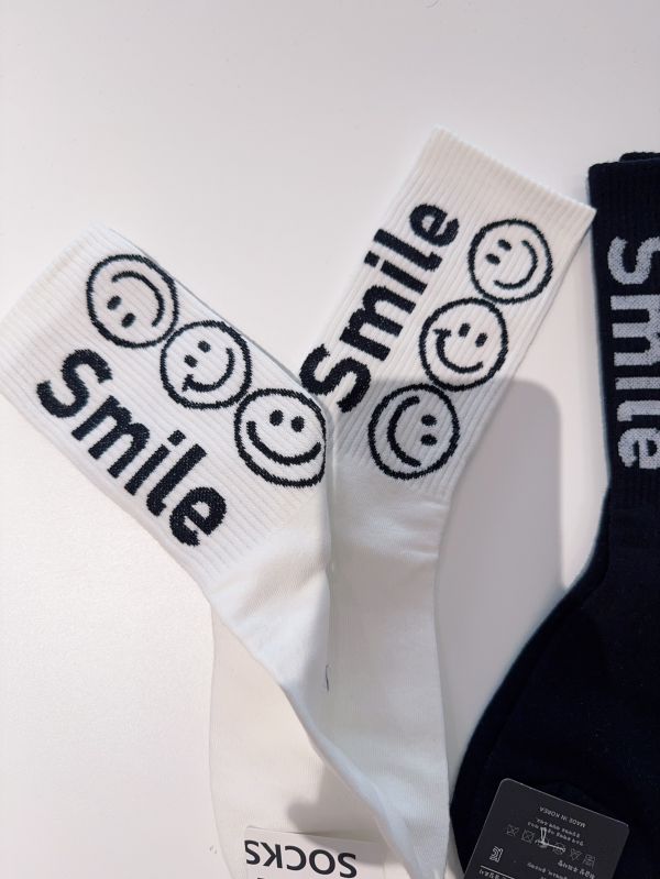 Korea smile字母中筒舒適襪-3色 Korea smile字母中筒舒適襪-3色