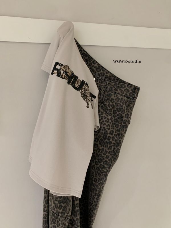 設計感收腰字母印花T-2色 設計感收腰字母印花T-2色