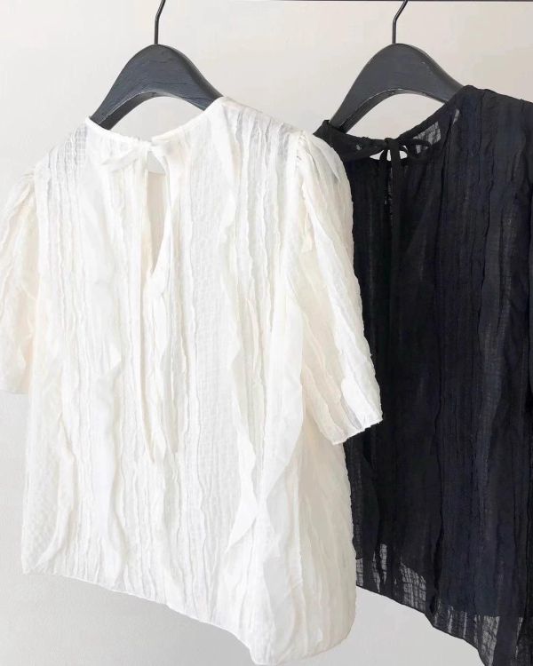 Korea 褶皺流蘇木耳邊上衣-2色 Korea 褶皺流蘇木耳邊上衣-2色