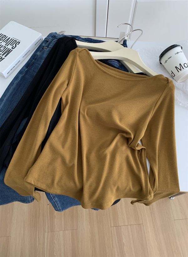 設計感一字肩柔軟慕斯絨露鎖骨百搭打底衫-4色 設計感一字肩柔軟慕斯絨露鎖骨百搭打底衫-4色