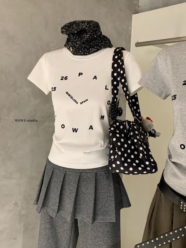 韓系字母數字鐘錶植絨修身T-2色 韓系字母數字鐘錶植絨修身T-2色