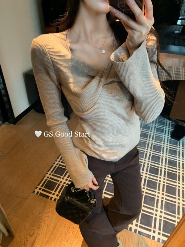 法式撞色修身扭結V領針織衫-4色 法式撞色修身扭結V領針織衫-4色