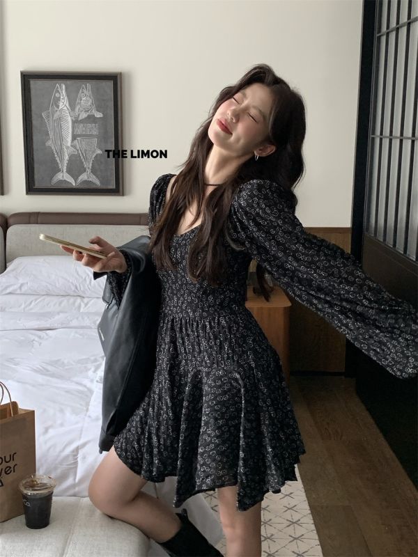 穿上巨好看 設計感碎花雪紡連身裙 穿上巨好看 設計感碎花雪紡連身裙