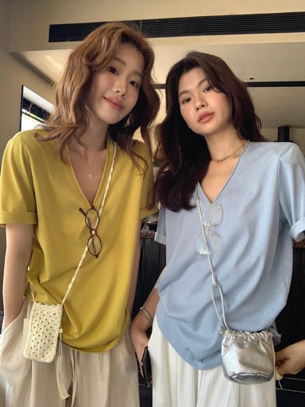 輕薄好穿 V領寬鬆亞麻捲邊袖T-11色 輕薄好穿 V領寬鬆亞麻捲邊袖T-11色