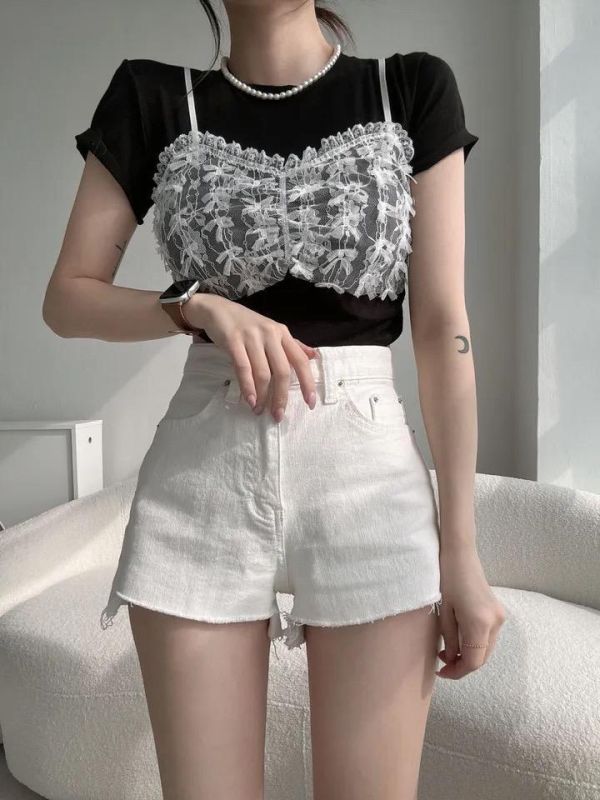 Korea 細肩蕾絲拼接假兩件T恤-3色 Korea 細肩蕾絲拼接假兩件T恤-3色