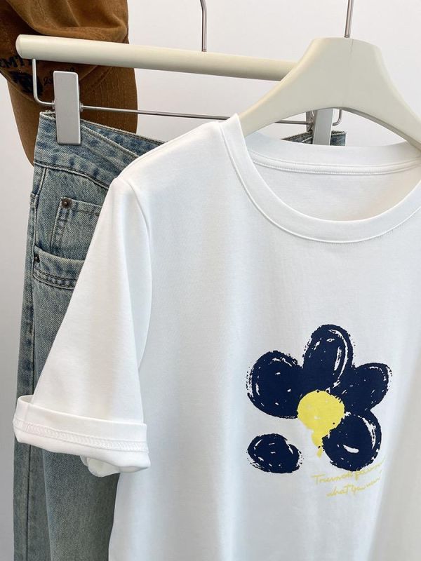 韓系花朵印花舒適寬鬆百搭T-2色 韓系花朵印花舒適寬鬆百搭T-2色