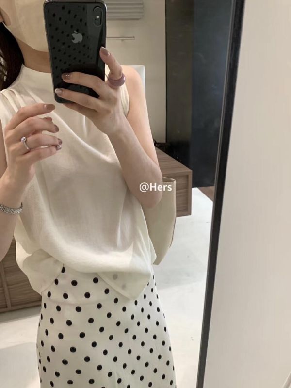 溫柔淑女 天絲捏摺女人味氣質優雅百搭上衣-4色 溫柔淑女 天絲捏摺女人味氣質優雅百搭上衣-4色