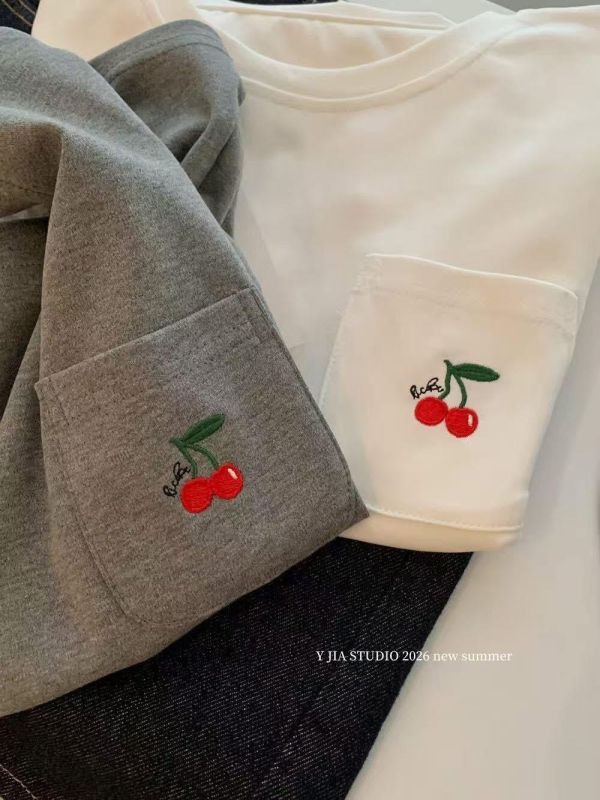 小櫻桃口袋正肩棉tee-2色 小櫻桃口袋正肩棉tee-2色