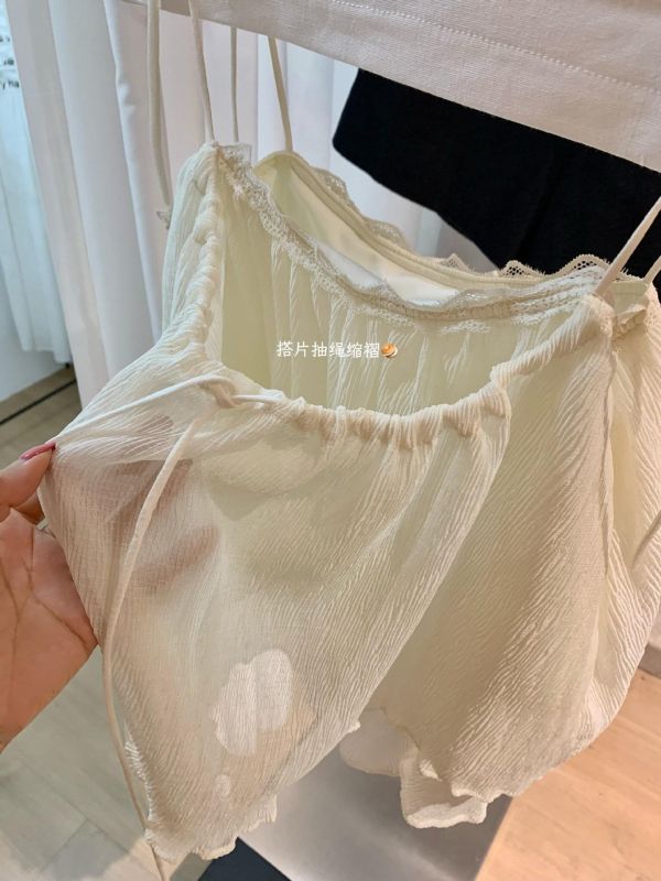 浪漫氛圍雙層紋理感繫帶遮副乳吊帶背心-2色 浪漫氛圍雙層紋理感繫帶遮副乳吊帶背心-2色