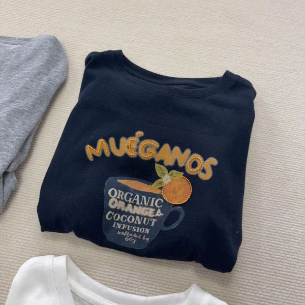 刺繡印花圓領休閒T恤-4色 刺繡印花圓領休閒T恤-4色