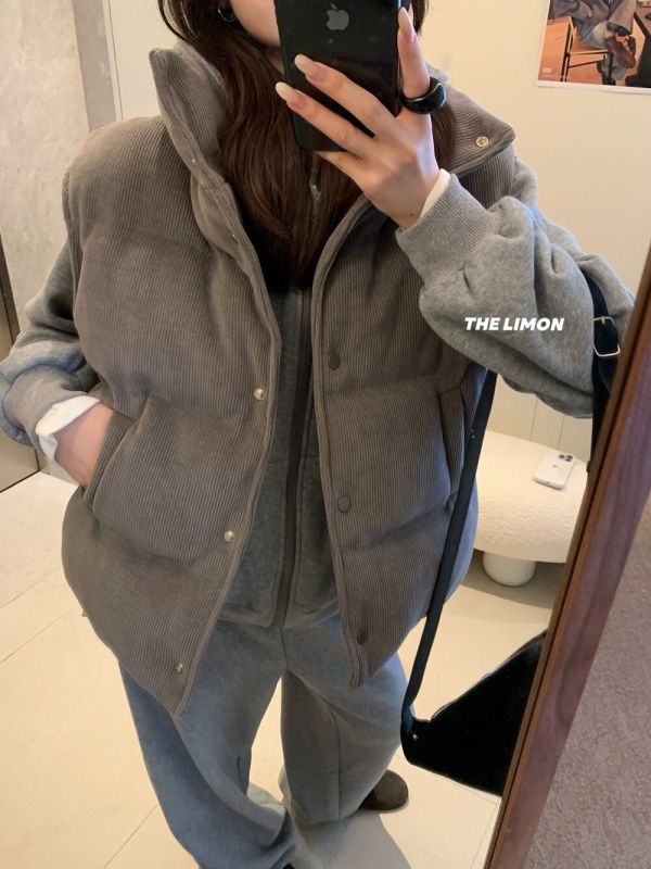 溫柔高級感 立領燈芯絨百搭鋪棉休閒背心-4色 溫柔高級感 立領燈芯絨百搭鋪棉休閒背心-4色