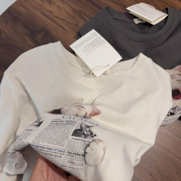 超可愛貓咪看報減齡印花T恤-2色 超可愛貓咪看報減齡印花T恤-2色