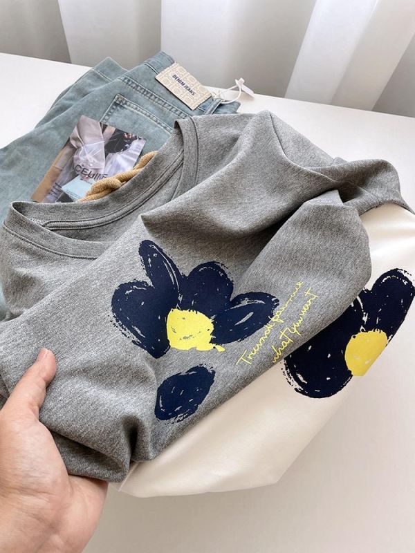 韓系花朵印花舒適寬鬆百搭T-2色 韓系花朵印花舒適寬鬆百搭T-2色