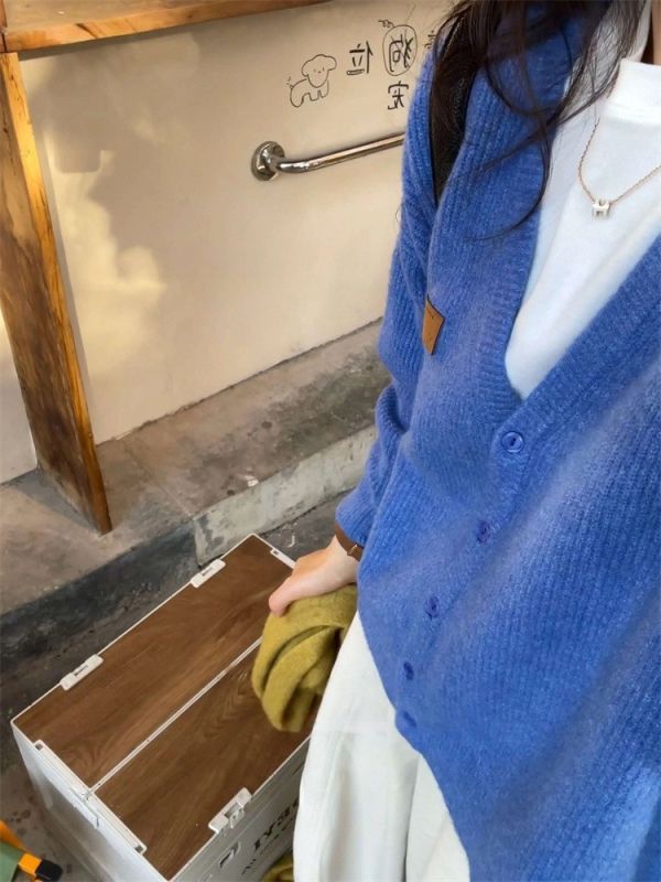 藍色顯白羊毛開衫百搭氣質針織上衣-4色 藍色顯白羊毛開衫百搭氣質針織上衣-4色