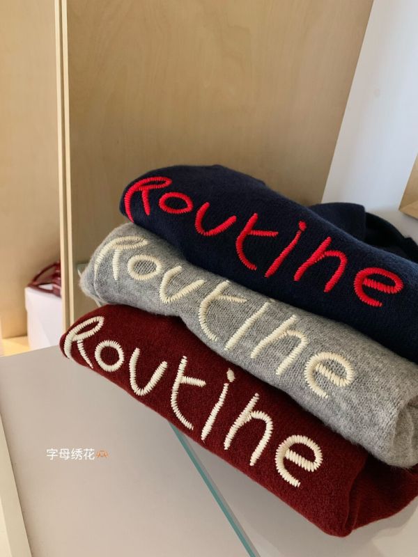 美式撞色字母刺繡短款針織上衣-3色 美式撞色字母刺繡短款針織上衣-3色