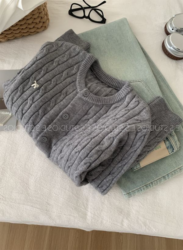 溫柔麻花蝴蝶結釘扣毛衣外套-3色 溫柔麻花蝴蝶結釘扣毛衣外套-3色