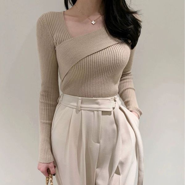 Korea V領設計感修身針織上衣-3色 Korea V領設計感修身針織上衣-3色