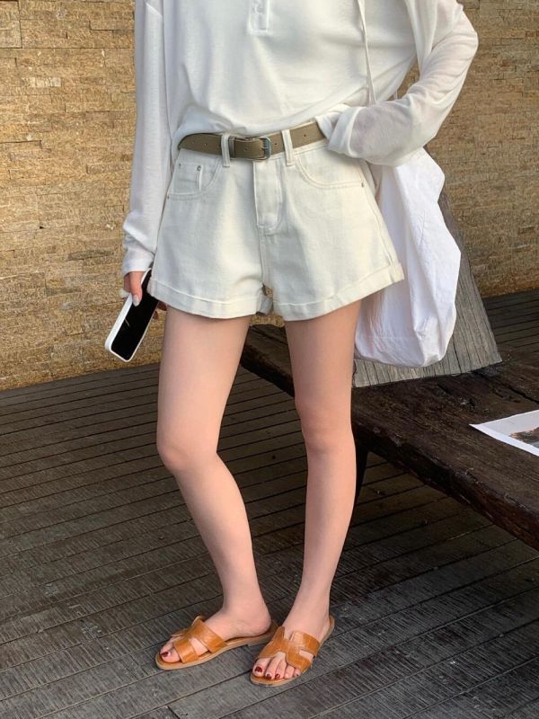 捲邊設計感百搭春夏牛仔短褲-3色 捲邊設計感百搭春夏牛仔短褲-3色