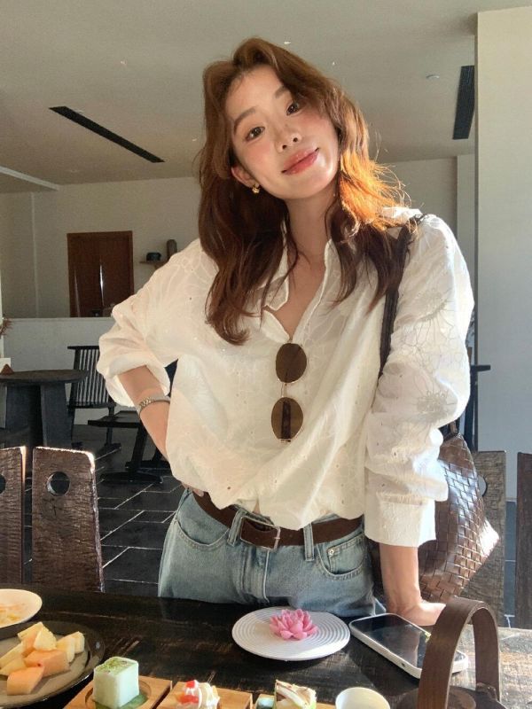 怎麼拍都好看～溫柔慵懶風蕾絲襯衫 怎麼拍都好看～溫柔慵懶風蕾絲襯衫