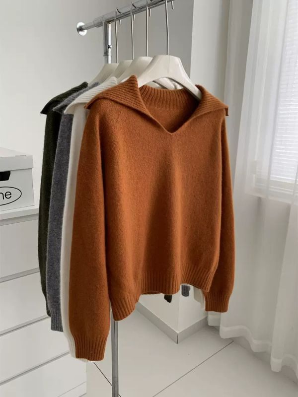 墨綠色綿羊毛翻領慵懶針織V領上衣-4色 墨綠色綿羊毛翻領慵懶針織V領上衣-4色