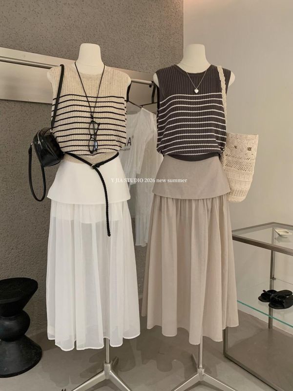 韓系撞色條紋顯瘦交叉露背針織背心-3色 韓系撞色條紋顯瘦交叉露背針織背心-3色