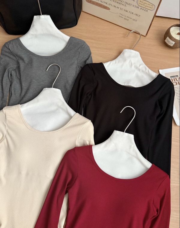 自帶罩杯 圓領保暖磨毛上衣-4色 自帶罩杯 圓領保暖磨毛上衣-4色