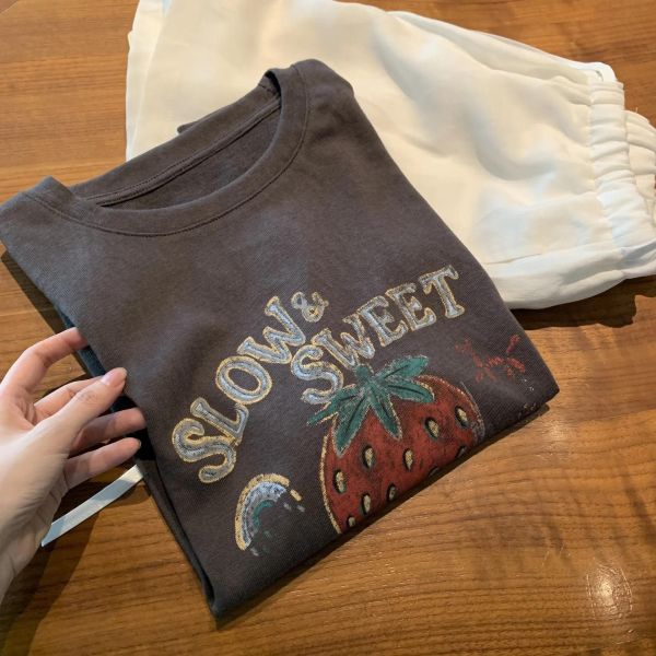 復古草莓印花寬鬆休閒薄雪花棉上衣 復古草莓印花寬鬆休閒薄雪花棉上衣