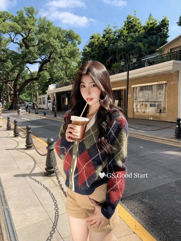 法式設計感時尚撞色菱格紋V領針織開衫-3色 法式設計感時尚撞色菱格紋V領針織開衫-3色