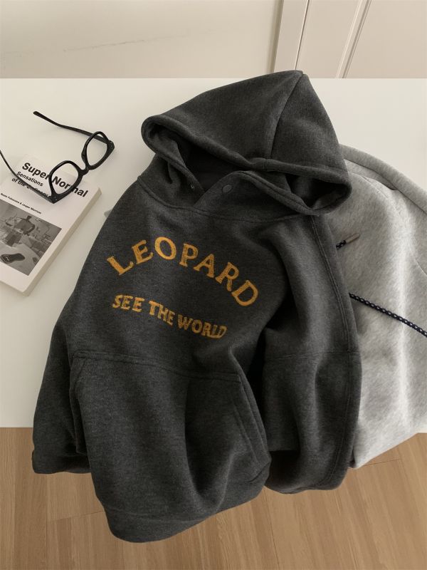 撞色糯米絨字母繡花連帽寬鬆上衣 撞色糯米絨字母繡花連帽寬鬆上衣